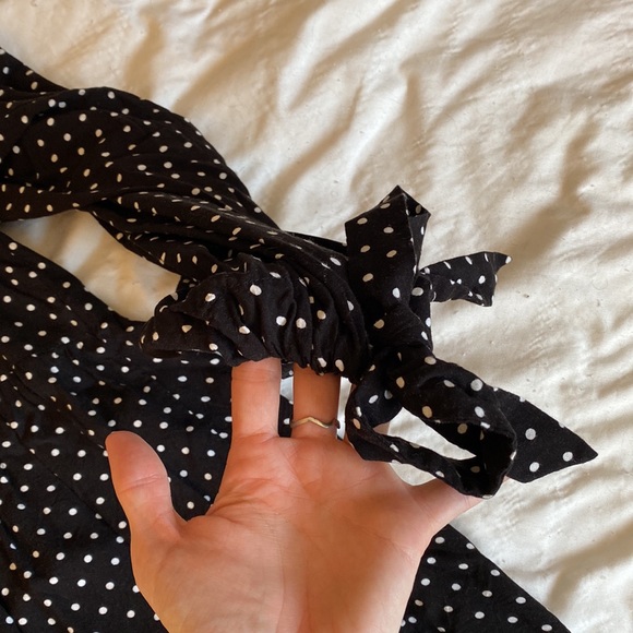 Asos flowy long sleeve dress with bow details - Picture 2 of 3